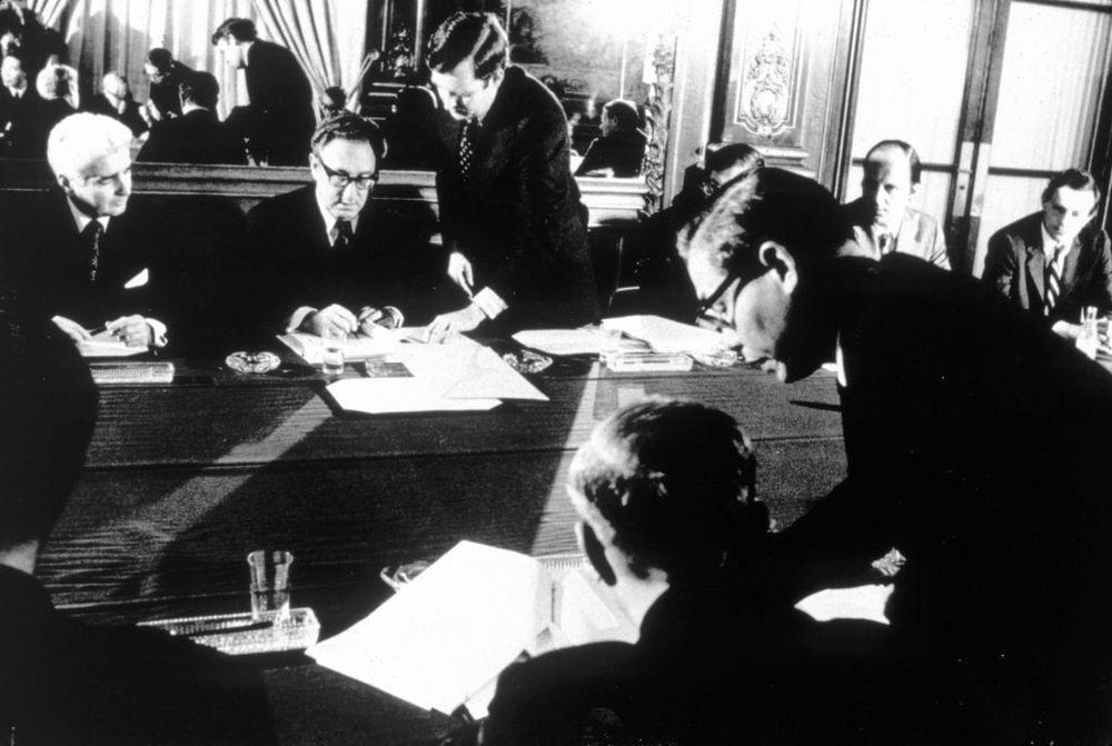 Nueve meses después de la firma del Acuerdo de París, Le Duc Tho y Henry Kissinger fueron nombrados Premio Nobel de la Paz 1973.