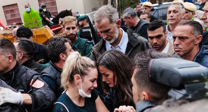 Los reyes Felipe VI y Letizia en su visita a Paiporta, tras la trágina DANA del 29 de octubre
