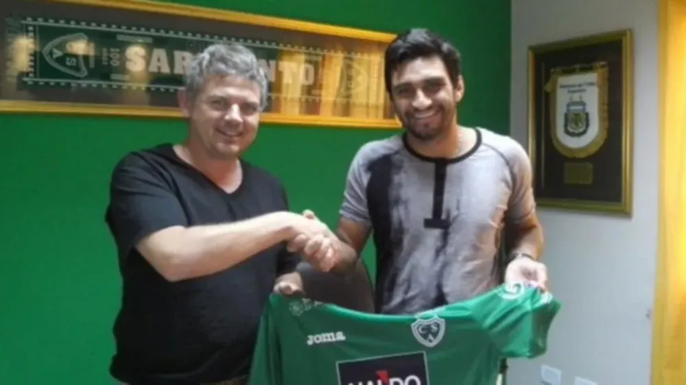 Carlos Bueno se quedó sin club