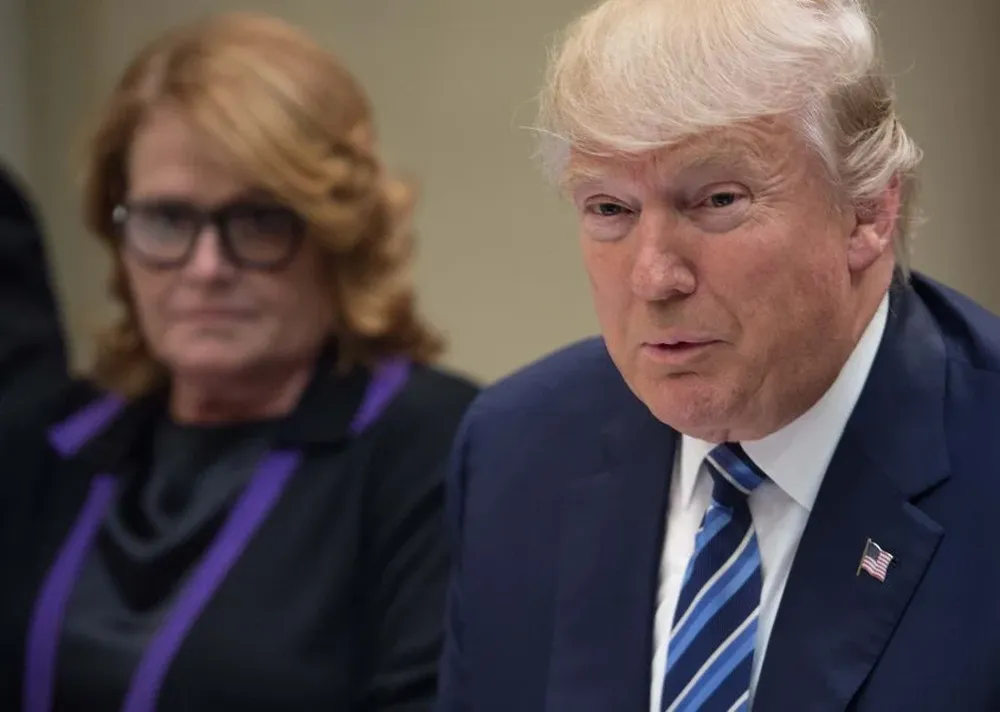 Donald Trump en una reunión con senadores el pasado 9 de febrero en la Casa Blanca