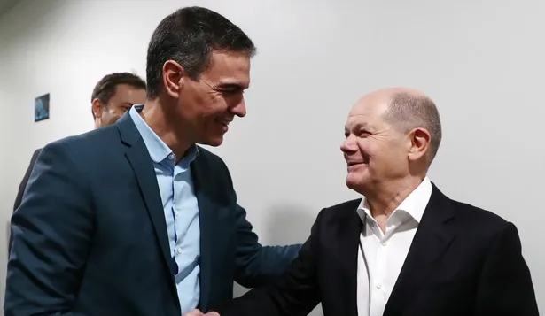 El presidente del Gobierno, Pedro Sánchez y el canciller alemán, Olaf Scholz, se reúnen en Berlín.
