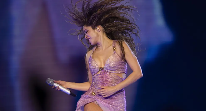 Shakira, en una de las presentaciones de su gira Las mujeres no lloran.