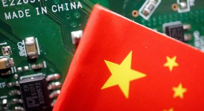 china anuncia aranceles a productos de eeuu en respuesta a las medidas de trump, en un nuevo enfrentamiento comercial entre las dos mayores economias del mundo