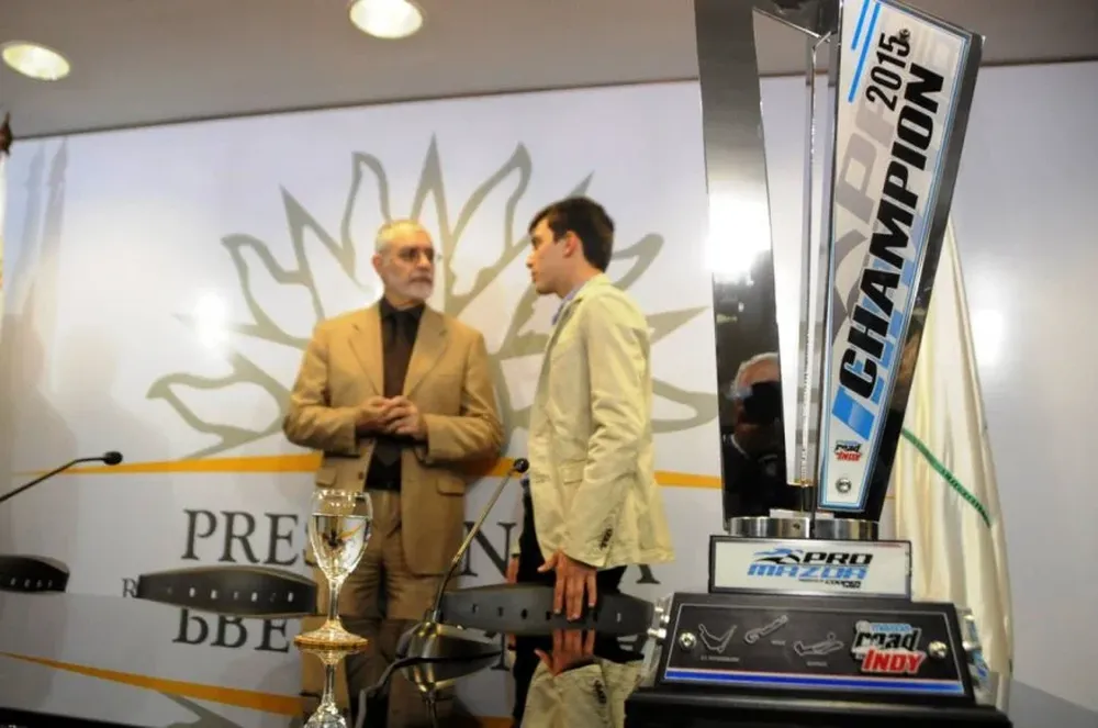 Benjamín Liberoff, ministro inteino de Turismo, con Santiago Urrutia
