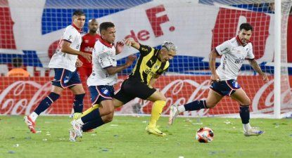 Leonardo Fernández ante Christian Oliva y Gabriel Báez