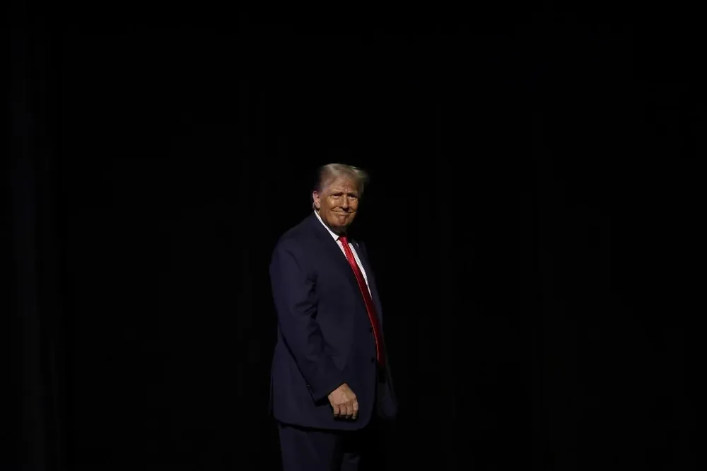 El exmandatario dijo que la jueza es un “fraude” y que los fiscales son un “equipo de matones”.