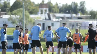 Futbolistas de la selección y Tenfield colaboran con los jugadores más necesitados