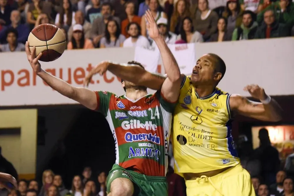 Lloreda marca a Federico Pereiras