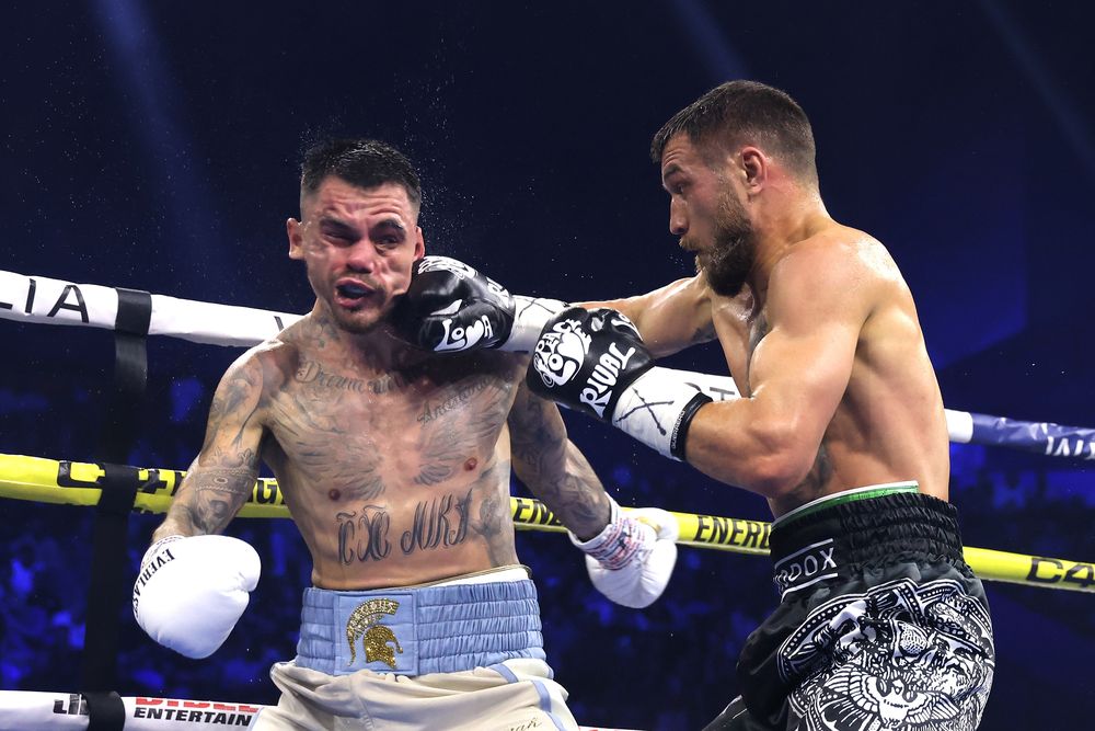 Vasiliy Lomachenko derrotó en Australia al local George Kambosos Jr.