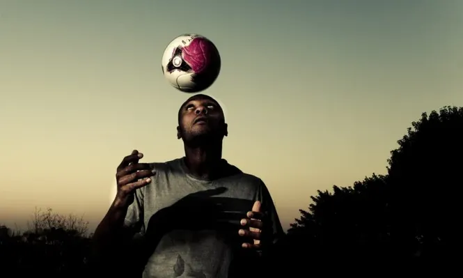 Un jugador con el potrero en la piel