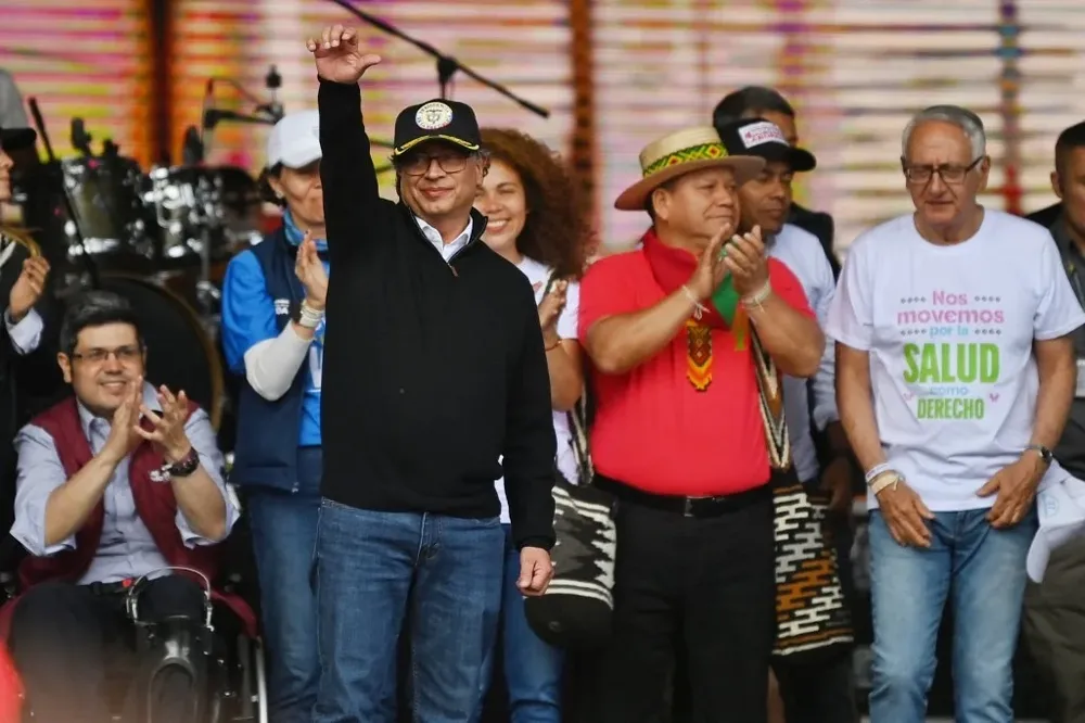 El presidente Petro propone un plan para reconvertir cultivos de coca