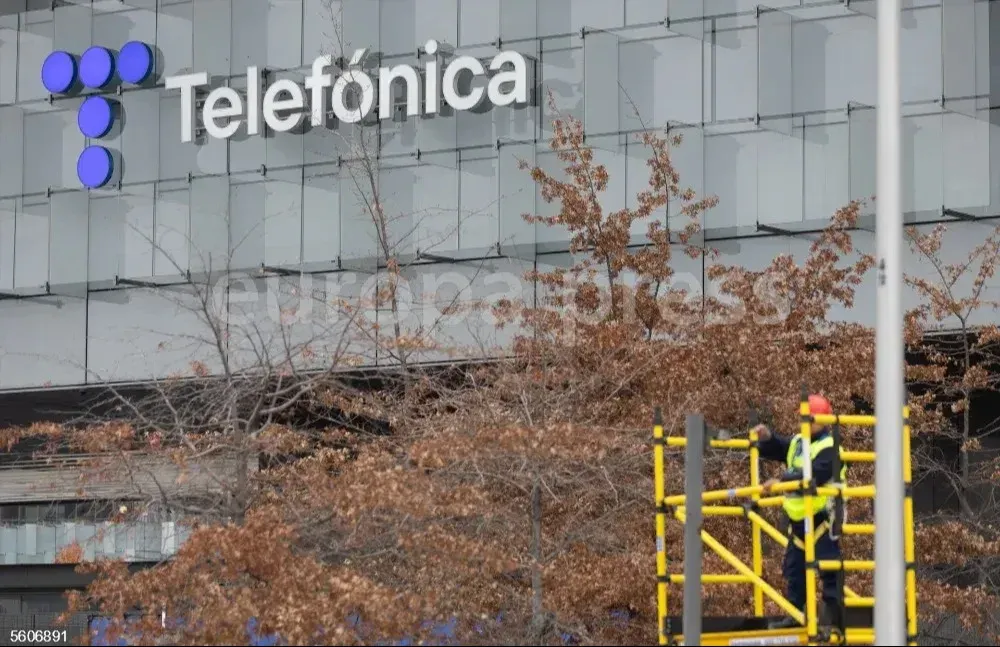 Vista de la sede de Telefónica, a 28 de noviembre de 2023, en Madrid (España).