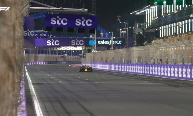 Verstappen largará adelante en Arabia Saudita