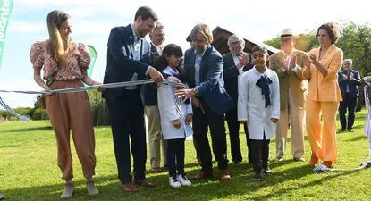 El presidente Lacalle Pou inaugurando el centro de visitantes del Bioparque.