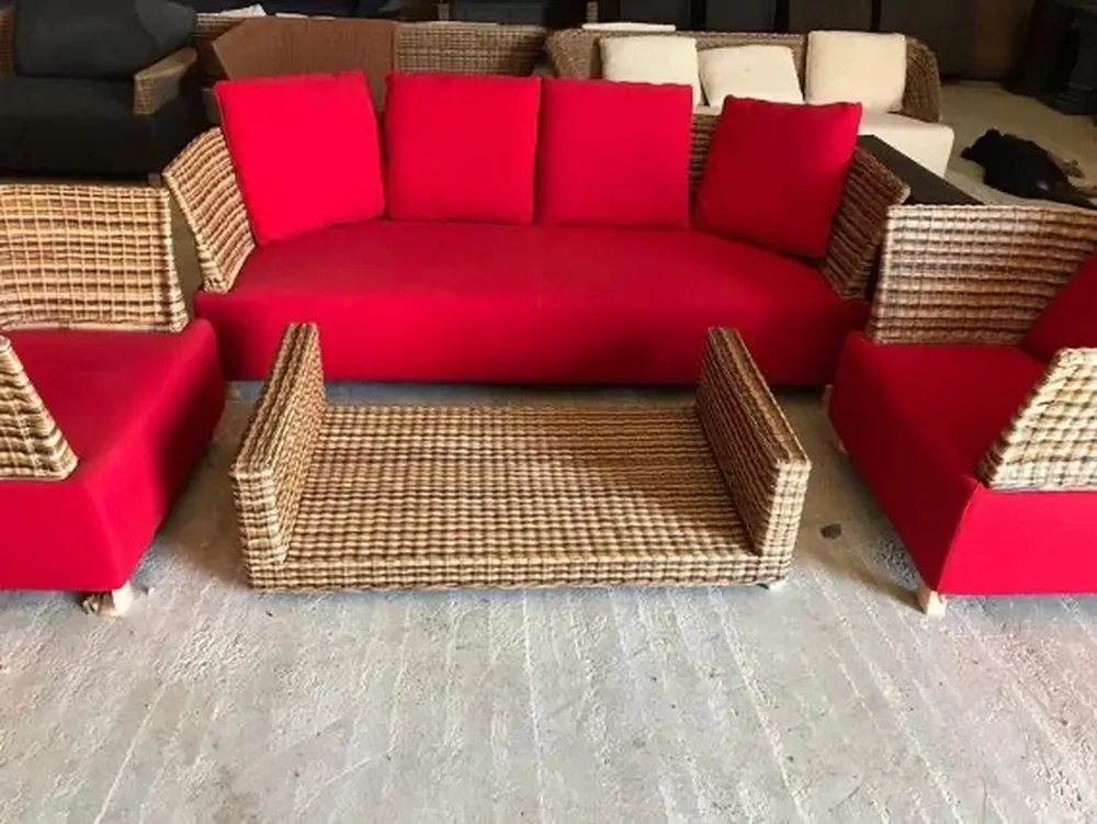 Remate por cuenta y orden de Manila muebles.