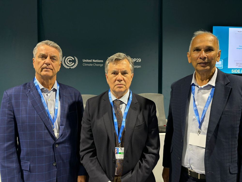 COP 29: Roberto Azevedo, ex Director General de la Organización Mundial del Comercio (OMC) y miembro de la red Grupo de Países Productores del Sur (GPS); Manuel Otero, Director General del IICA; y Muhammad Ibrahim, Director de Cooperación Técnica del IICA.