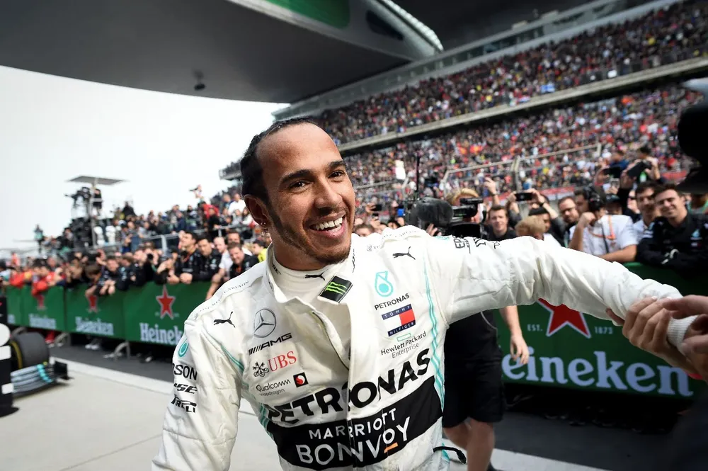 Hamilton ganó en China el GP 1.000 de la historia de la F1