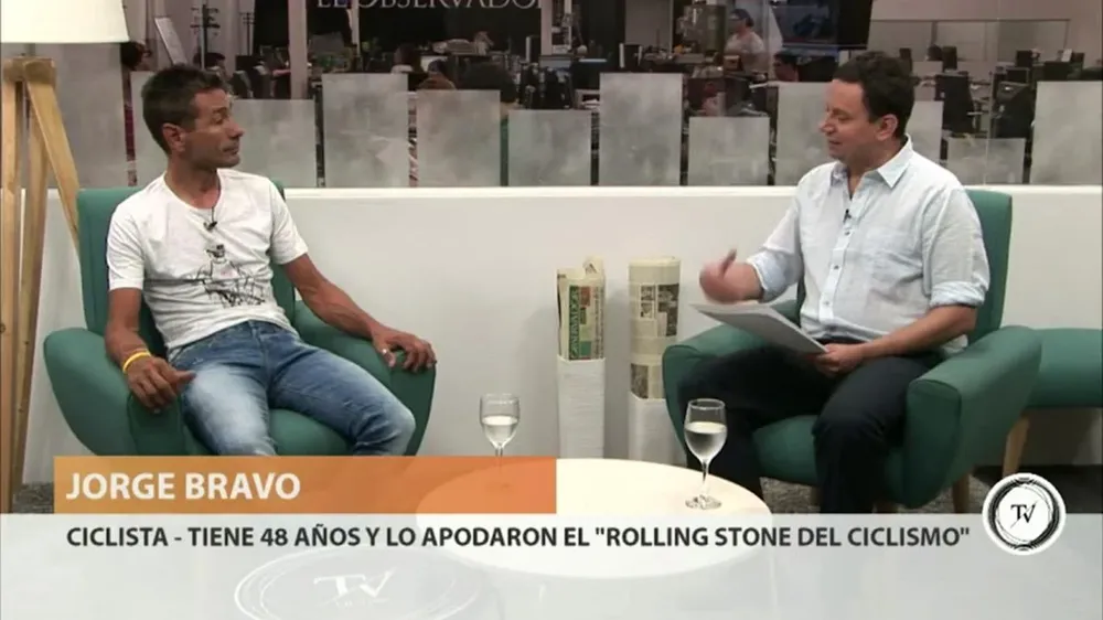 El ciclista Jorge Bravo tiene 48 años y en la reciente prueba argentina de San Luis la prensa lo presentó como el Rolling Stone del ciclismo. En Rutas de América fue el segundo ciclista más veterano.En este fragmento de la entrevista con Gastón Solé, Bravo dijo que el ciclismo es su vida y que aún no sabe cuándo se retirará. Me siento espectacular arriba de la bici, afirmó Bravo.La entrevista completa, aquí.