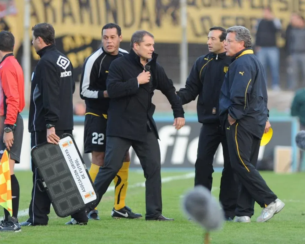 El DT fue expulsado por Martín Vázquez