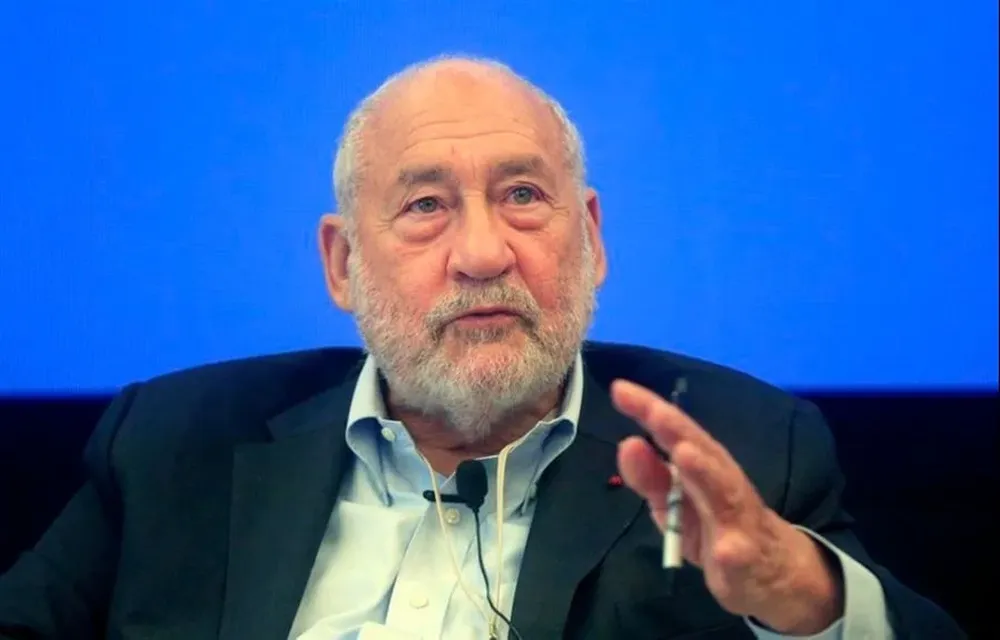 “Los robots reemplazaron el trabajo físico rutinario y ahora van por el trabajo administrativo”, dijo el premio Nobel de Economía Joseph Stiglitz.
