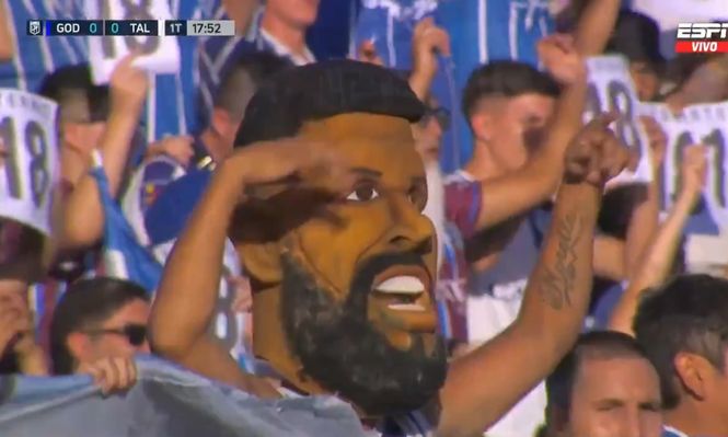 El emocionante homenaje al Morro García de la hinchada de Godoy Cruz