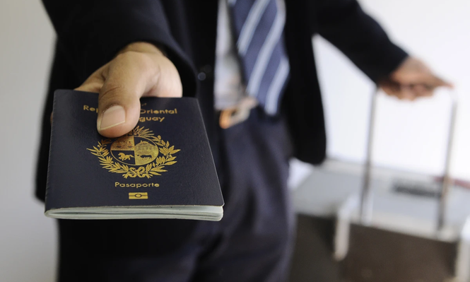 Pasaporte uruguayo