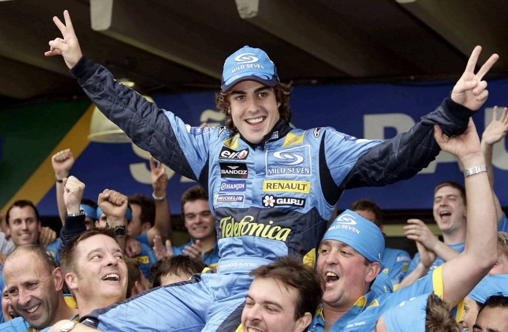 Fernando Alonso festejando.