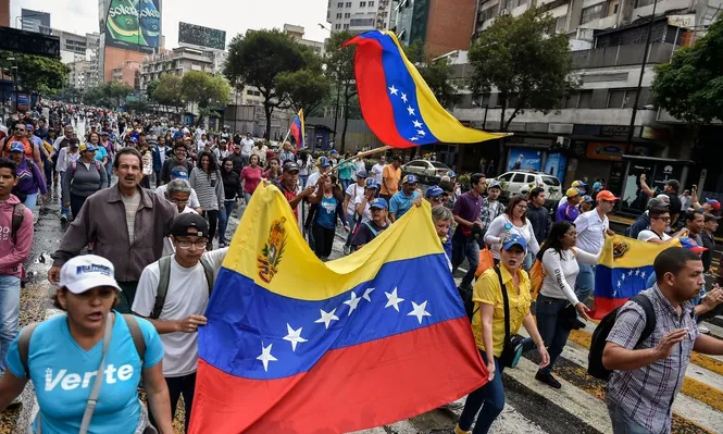 Día clave en Venezuela: la oposición marcha contra Maduro