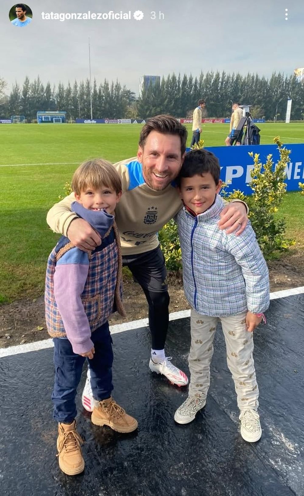 La foto junto a Lionel Messi La foto junto a Lionel Messi