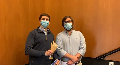 Ignacio Lorenzo y Christian Eichin ganaron el primer premio de los Desafíos AgTech.