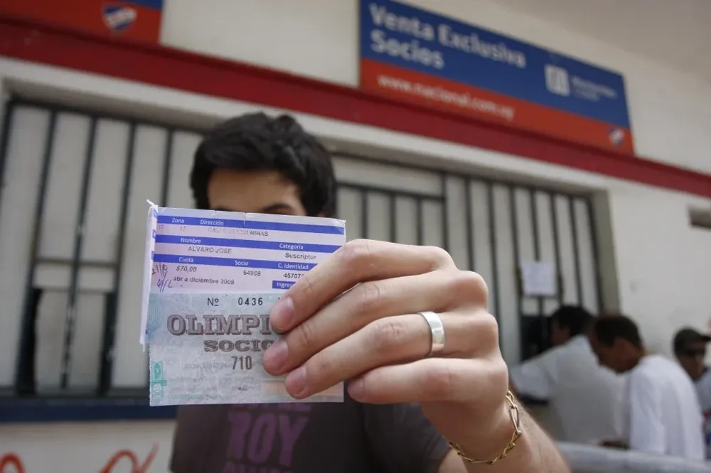 Los socios de Nacional compran sus entradas