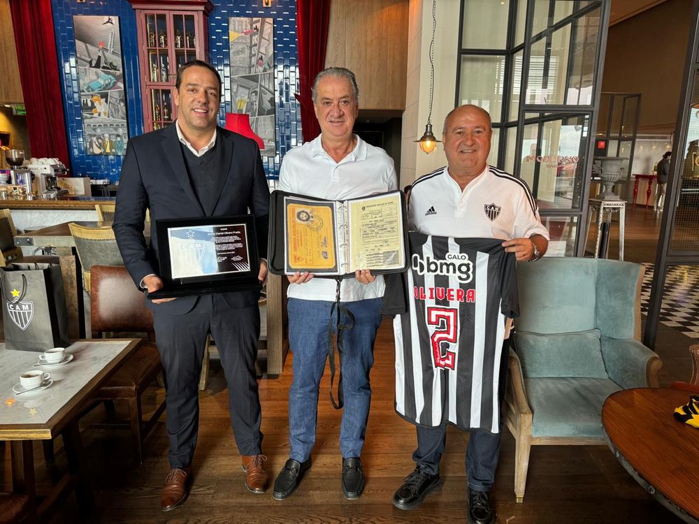 Homenaje de Atlético Mineiro al Indio Walter Olivera, quien defendió a ese club