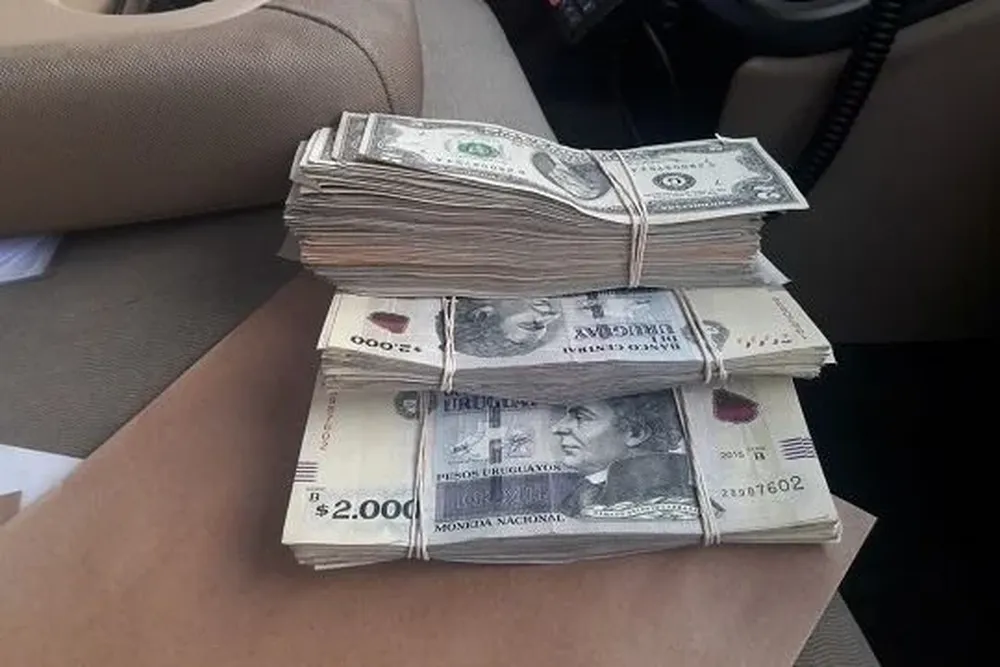 Dinero que le fue incautado al hombre