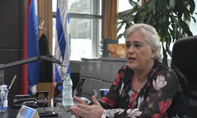 Presidenta de BHU: “Dicen que solo firmamos cuatro créditos diarios,  los invito a manejar el banco”