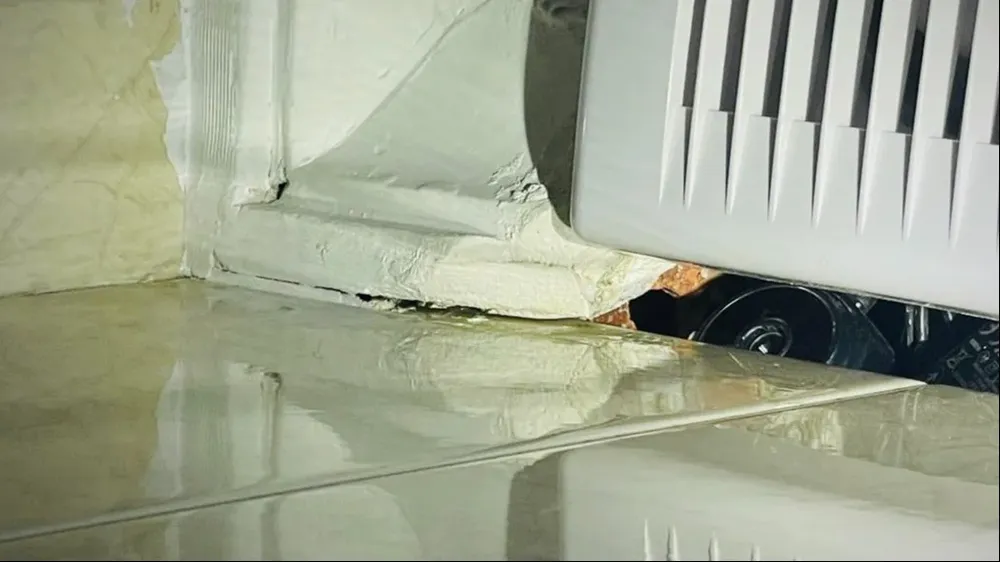 Detenido el dueño de un bar de Elche por instalar una cámara oculta en el baño.