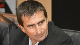 Jorge Castelli firmó contrato el lunes