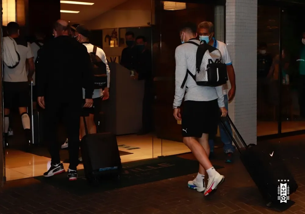 La llegada de Uruguay al hotel Deville