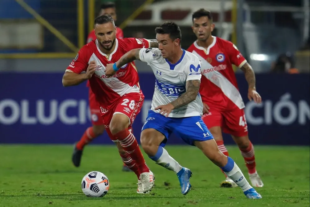 Argentinos Juniors y Universidad Católica por la segunda fecha de la Copa Libertadores 2021