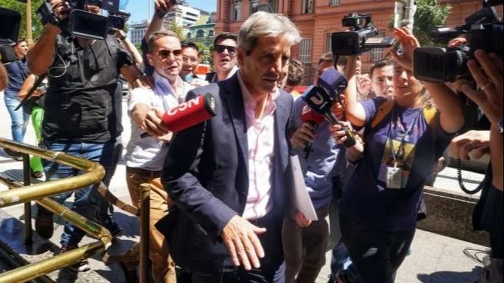 Expectativas por los anuncios: Toto Caputo esta reunido con el presidente Milei