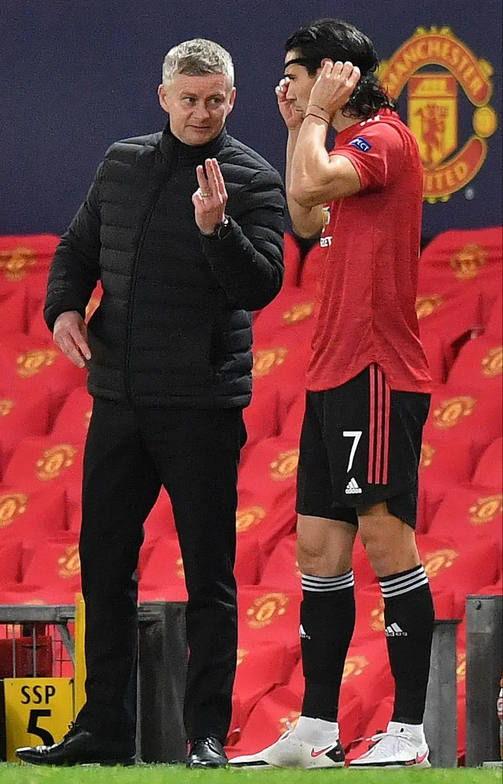 Solskjaer ya no es más el técnico de Cavani en Manchester United