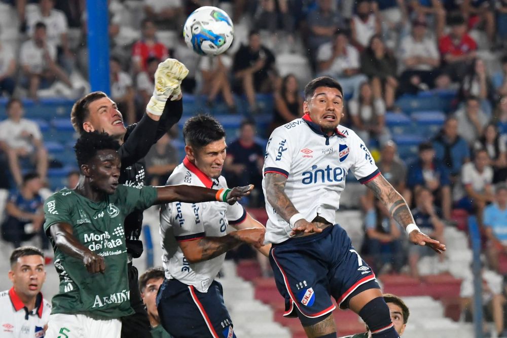 Francisco Coirolo, Modibo Traore y Gastón González