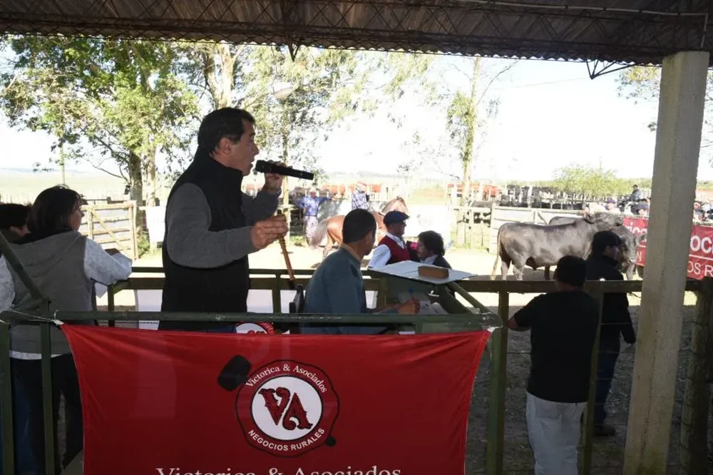 El martillo estuvo en las manos de Ignacio Victorica.