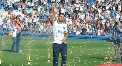 Suárez en su despedida en el Gran Parque Central