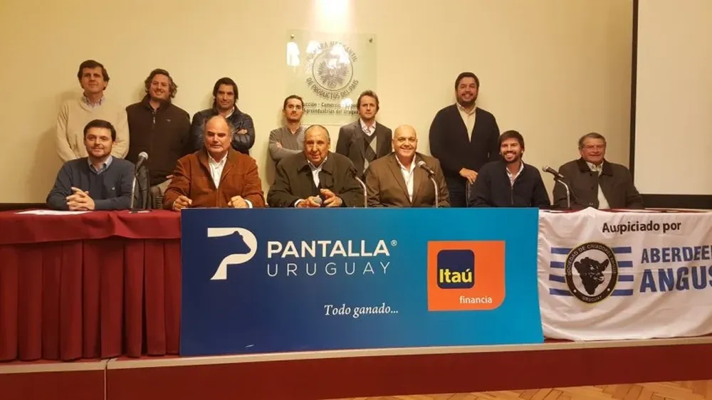Representantes de los criadores de Angus, de Pantalla Uruguay, de Itaú y de Estudio 3000