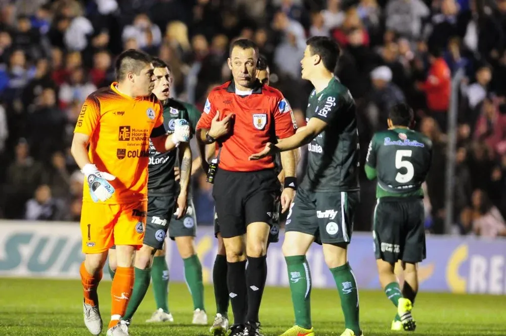 Kevin Dawson y Carlos Rodríguez en Plaza Colonia