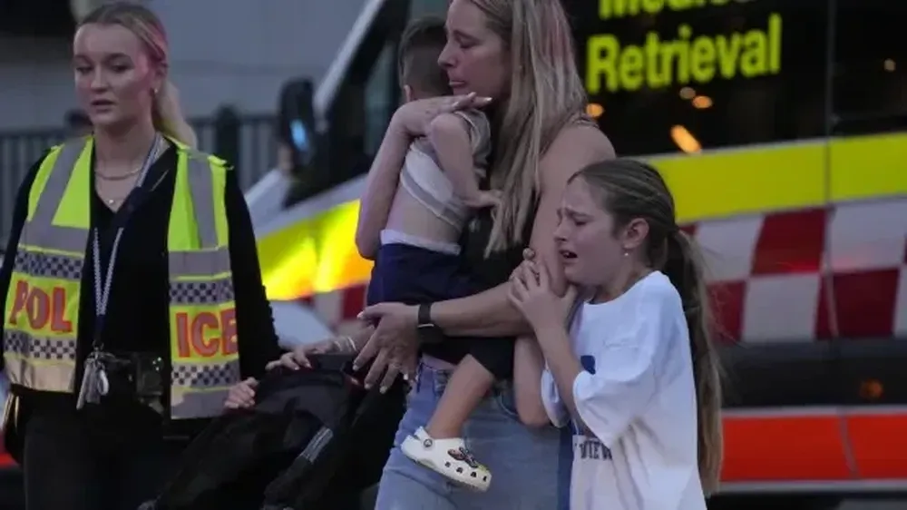 Terror a la salida de un shopping en Sydney, Australia.