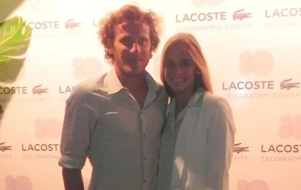 Diego Forlán junto a su novia, Paz Cardoso