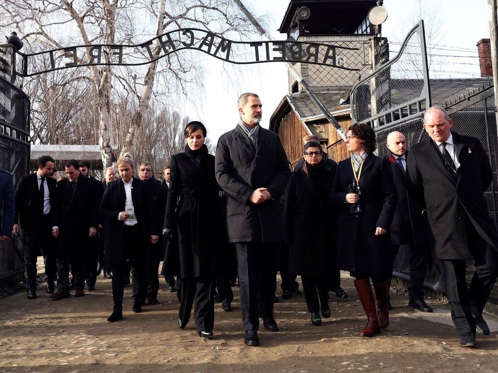 Los reyes de España en su visita al campo de exterminio de Auschwitz en 2020