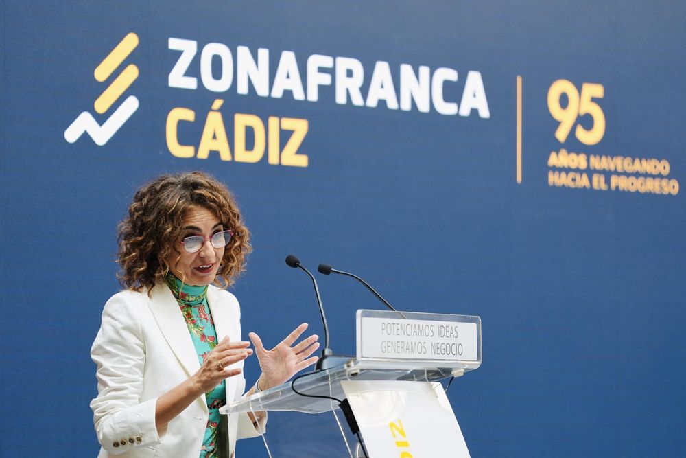 La ministra de Hacienda, María Jesús Montero, en Cádiz. EFE