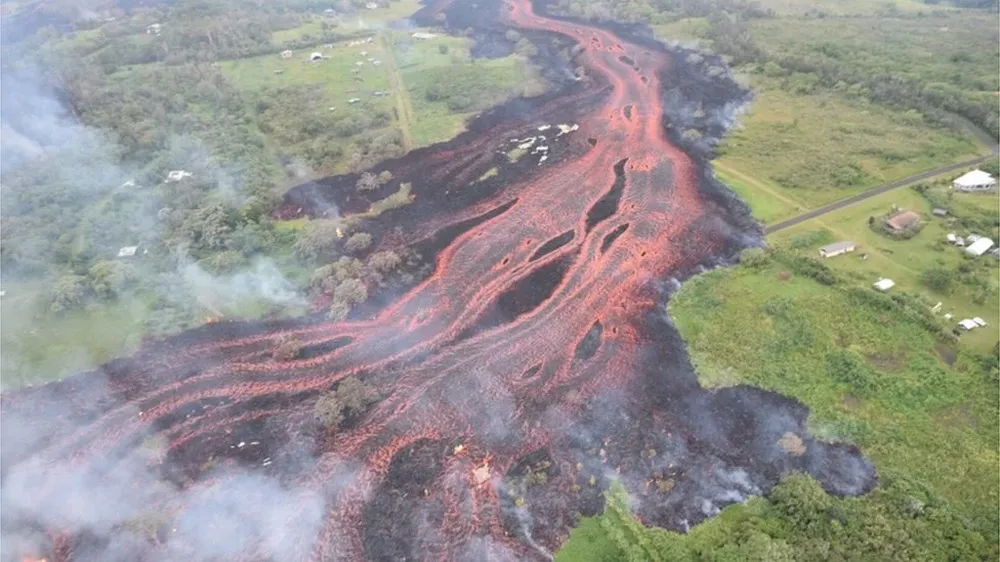 El volcán Kilauea en la Isla Grande de Hawái lleva semanas en erupción.